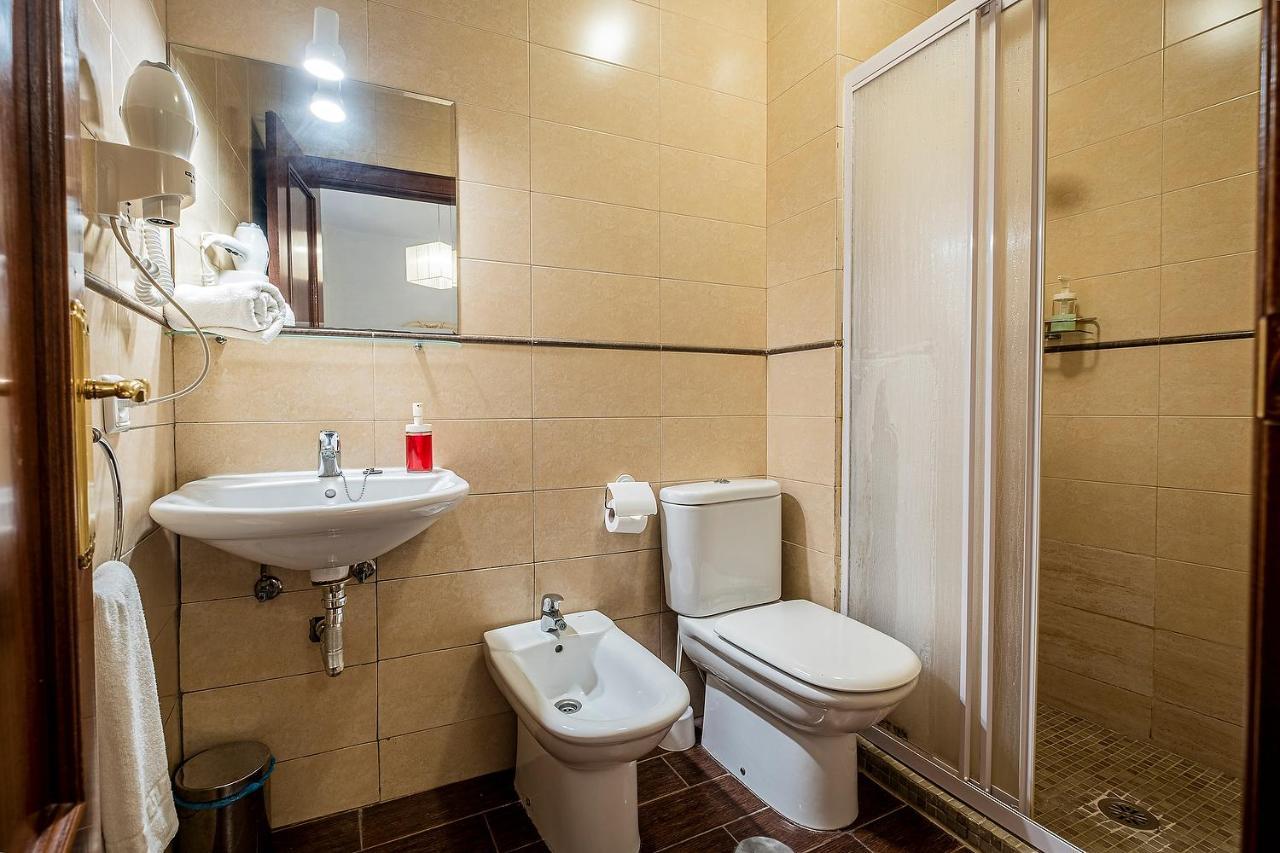 Noches De Triana Hotel Sevilla Buitenkant foto