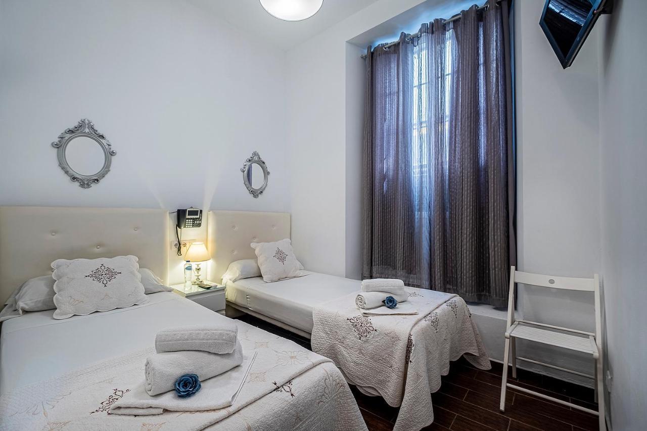 Noches De Triana Hotel Sevilla Buitenkant foto