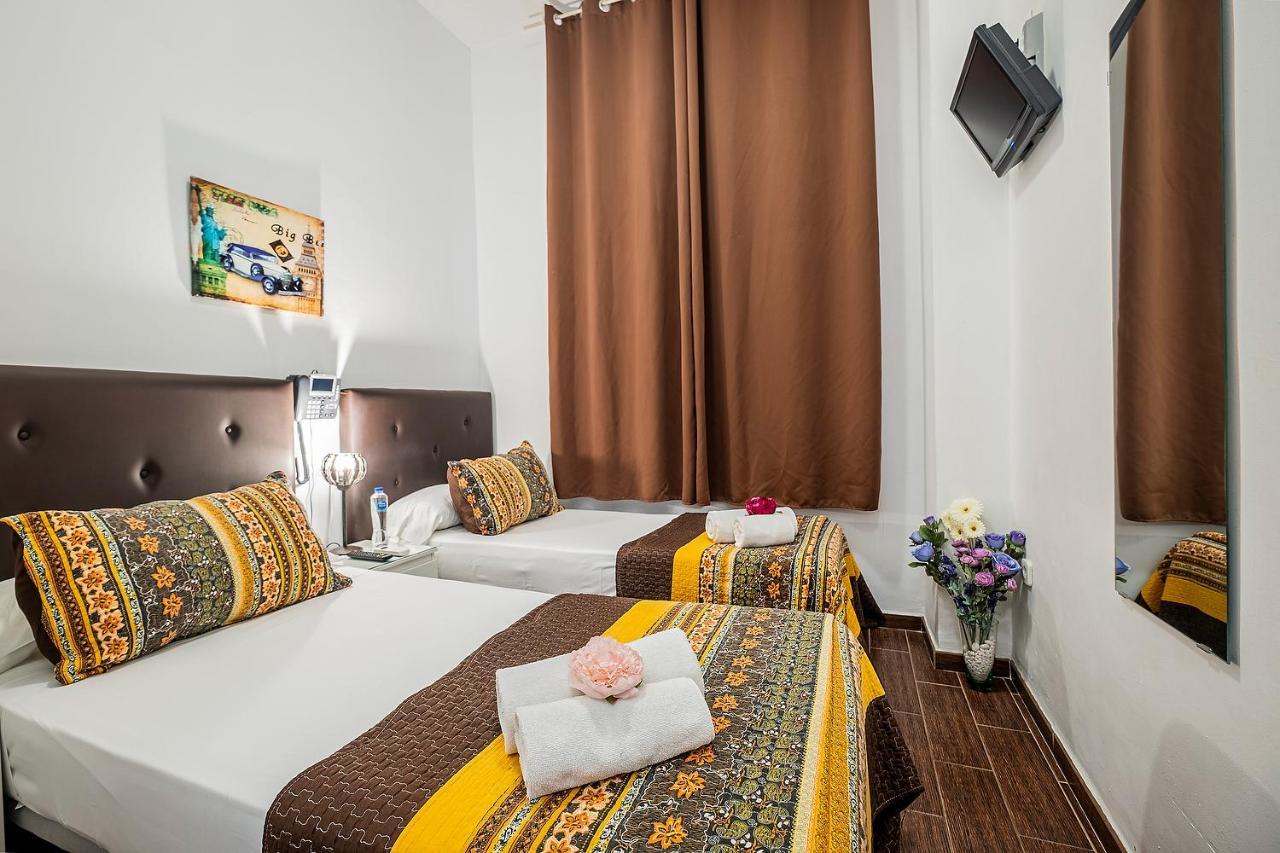 Noches De Triana Hotel Sevilla Buitenkant foto