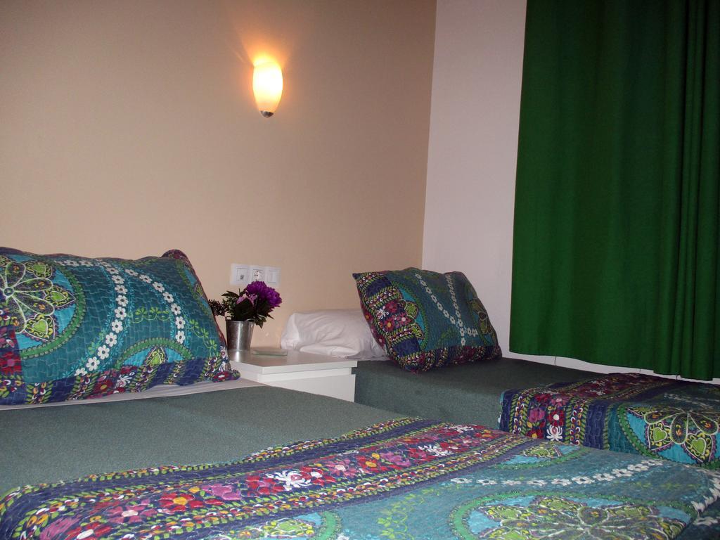 Noches De Triana Hotel Sevilla Buitenkant foto