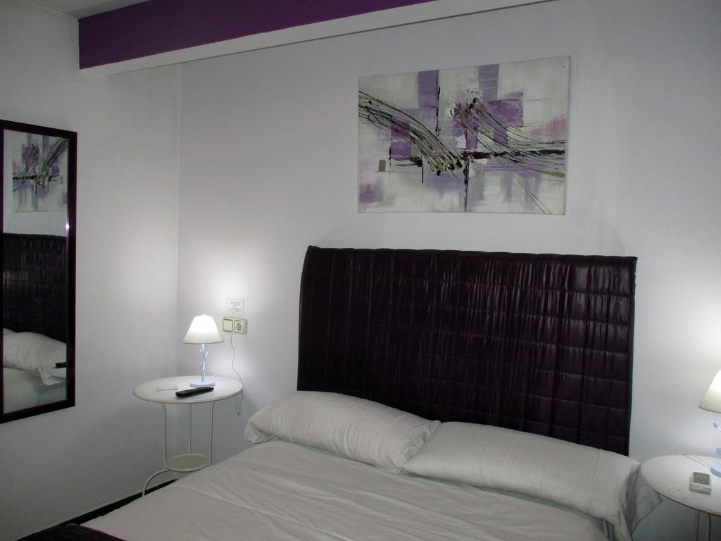 Noches De Triana Hotel Sevilla Buitenkant foto