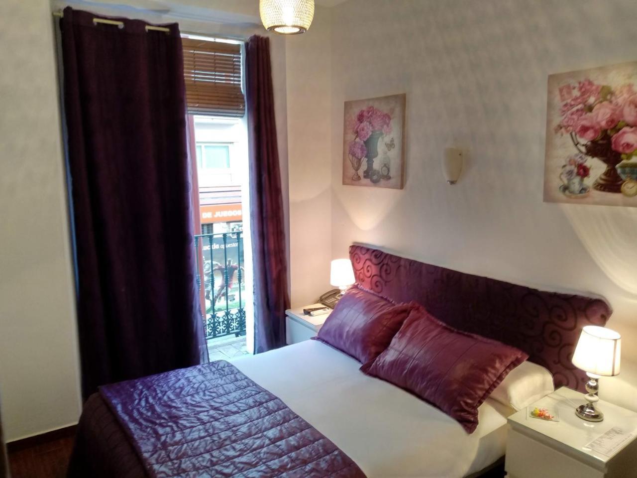 Noches De Triana Hotel Sevilla Buitenkant foto